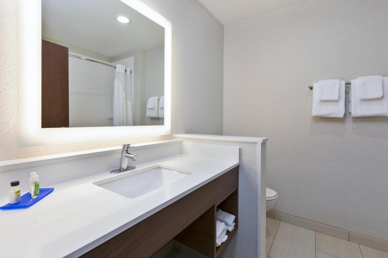Holiday Inn Express & Suites - Painesville - Concord By Ihg Ngoại thất bức ảnh